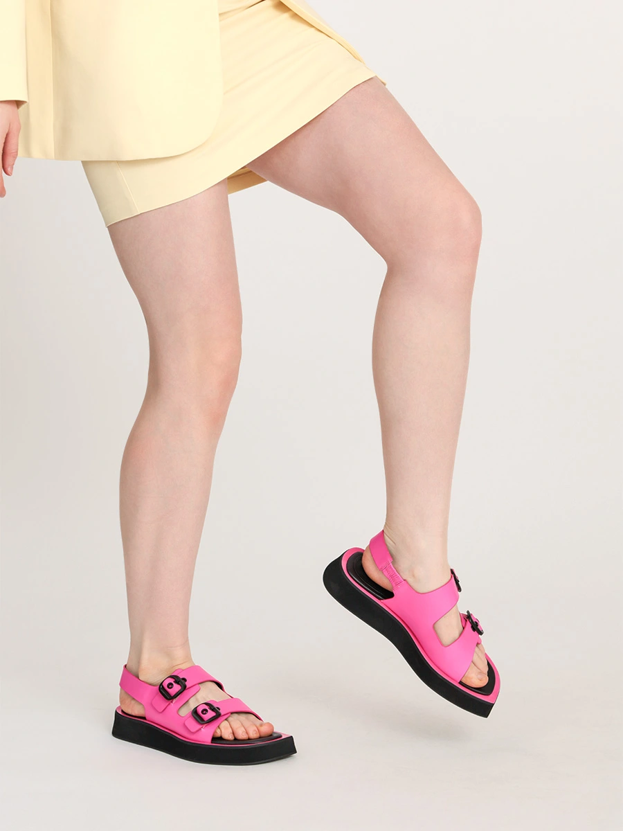 Босоножки розовые на объемной подошве